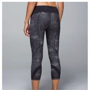 Lululemon Run Inspire Crop II All Full-On Luxtreme Sequin Snake Black Leggings 8